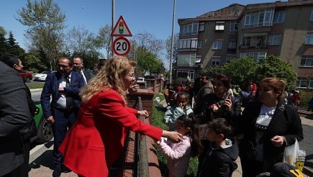 Bakırköy Belediyesi sarsıntıya karşı tüm üniteleriyle alanda